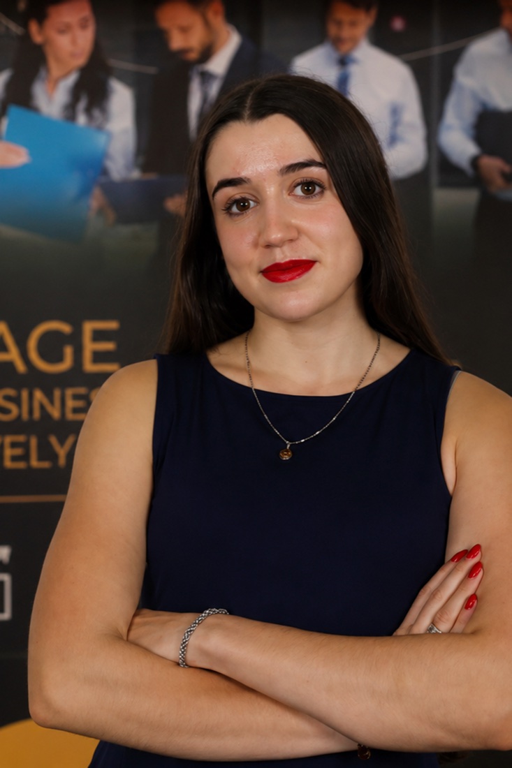 Julie de Castro, Trainee di Rastan Consulting